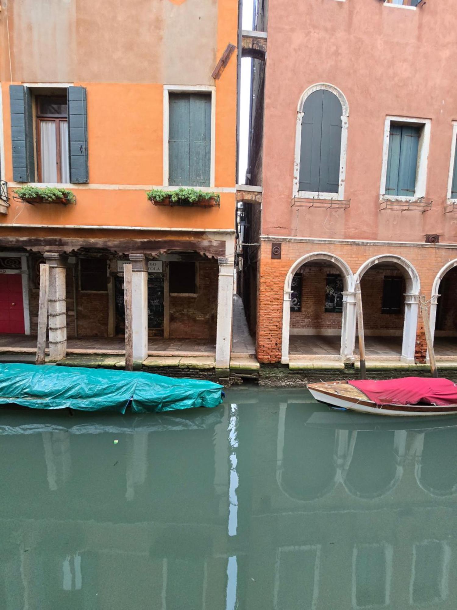 Cozy Studio With Canal View ヴェネツィア エクステリア 写真
